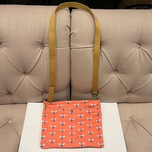Fossil Handbags - Fossil Crossbody Bumblebee Key Per Zip Bag Pink Coral Bees Women's Inner Pockets